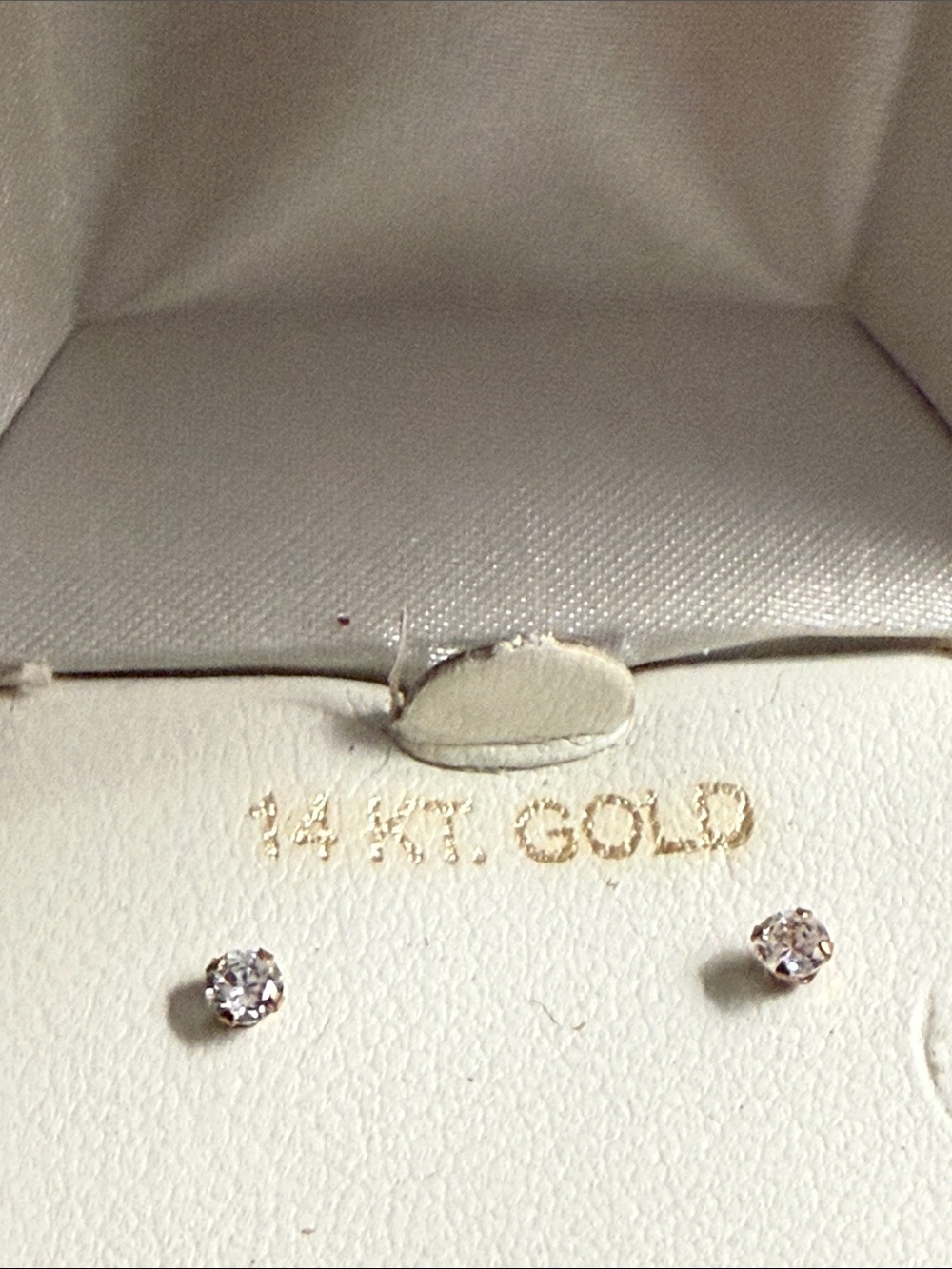 14K Gold White Diamond Stud Earrings - Classic Sparkle